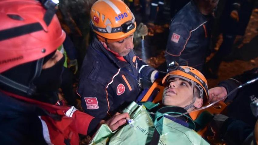 Deprem vefat sayısı ve yaralılar! Depremde ölenlerin sayısı kaç öldü, depremde ölenlerin kimlikleri belli oldu mu? Depremde kaç kişi öldü 2023?