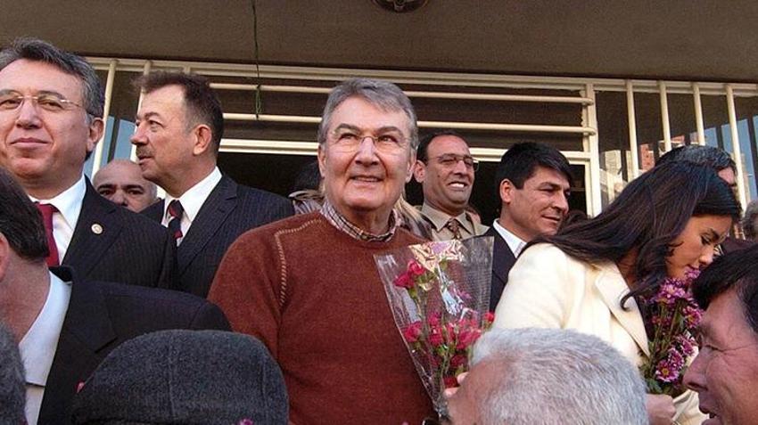 Deniz Baykal hayatını kaybetti! ABD'de okudu, siyasi yasaklı oldu, işte Deniz Baykal'ın hayatı