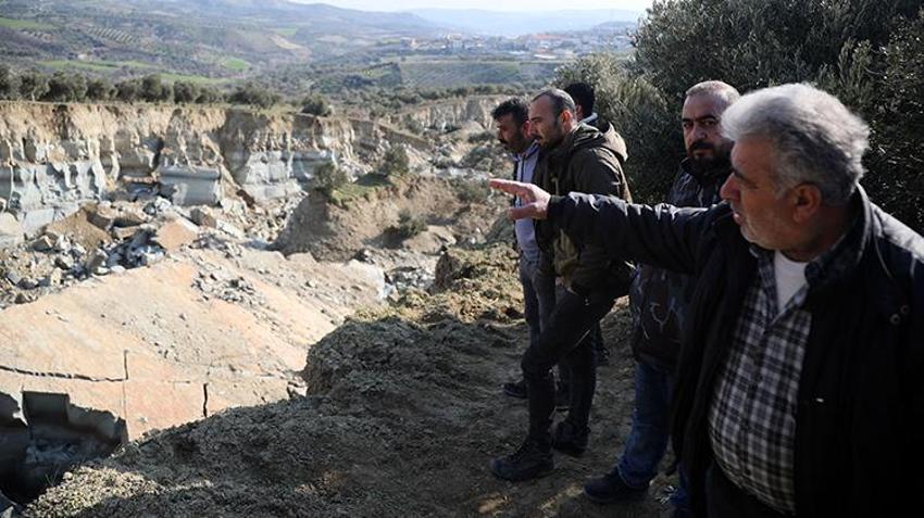 Deprem sonrası köyde vadi oluştu: Eşi benzeri yok, görülmemiş bir şey bu