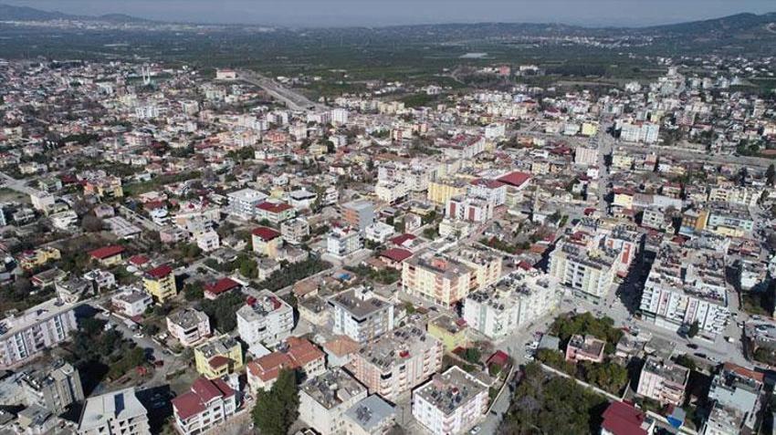 Depremin ortasındaki bu ilçedeki tek bina bile yıkılmadı