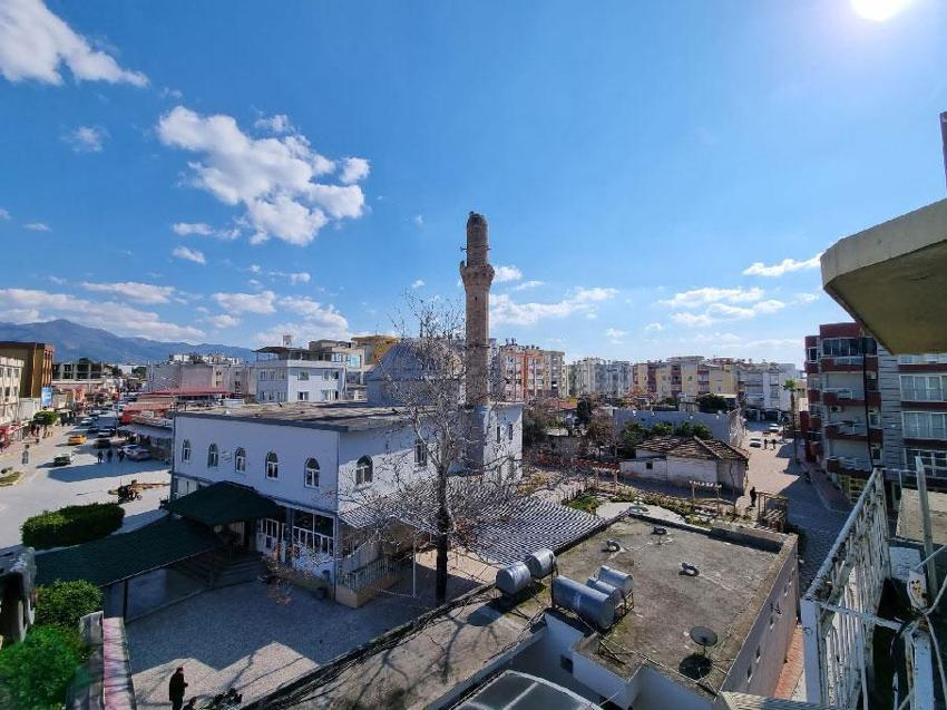 Depremin ortasındaki bu ilçedeki tek bina bile yıkılmadı