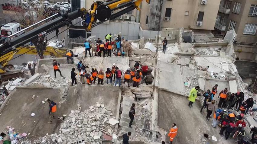 Depremin büyüklüğü ile ilgili çarpıcı yorum! "Hissedilen bunun 3 katı"
