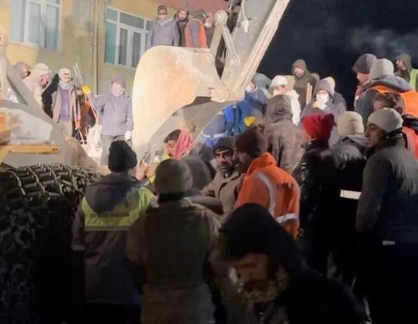 İbrahim Çelikkol'un 1999 Depremi'ne yakalandığı ortaya çıktı!