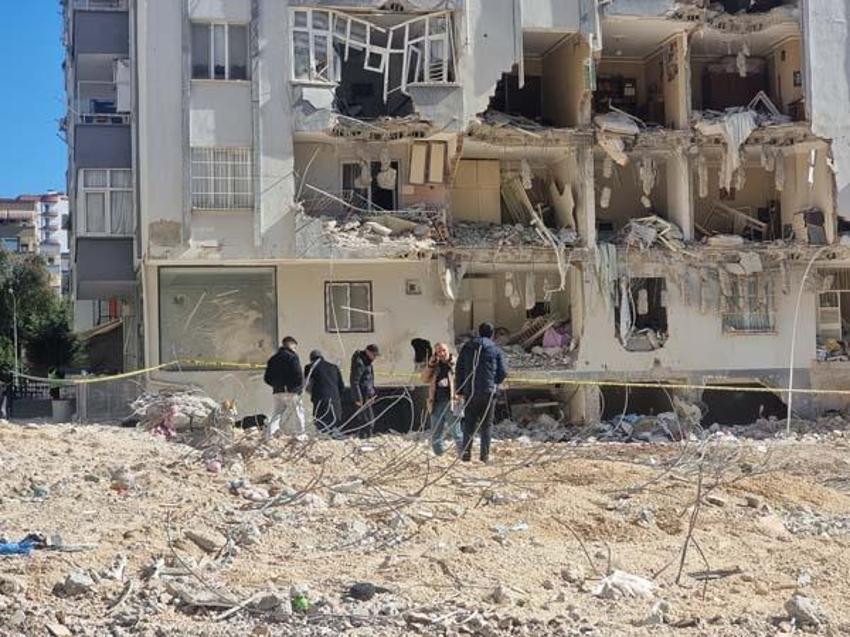 Hasan Alpargün'ün inşa ettiği tüm binalar hasarlı! Görenleri dehşete düşürdü