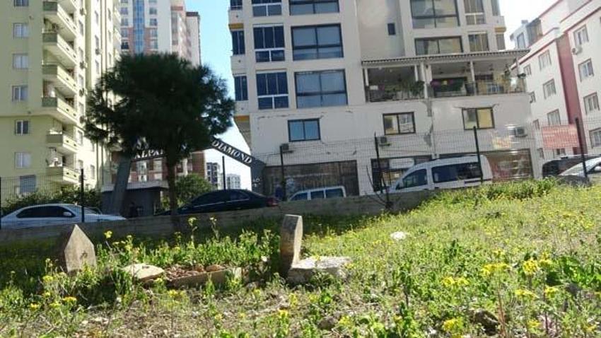Hasan Alpargün'ün inşa ettiği tüm binalar hasarlı! Görenleri dehşete düşürdü