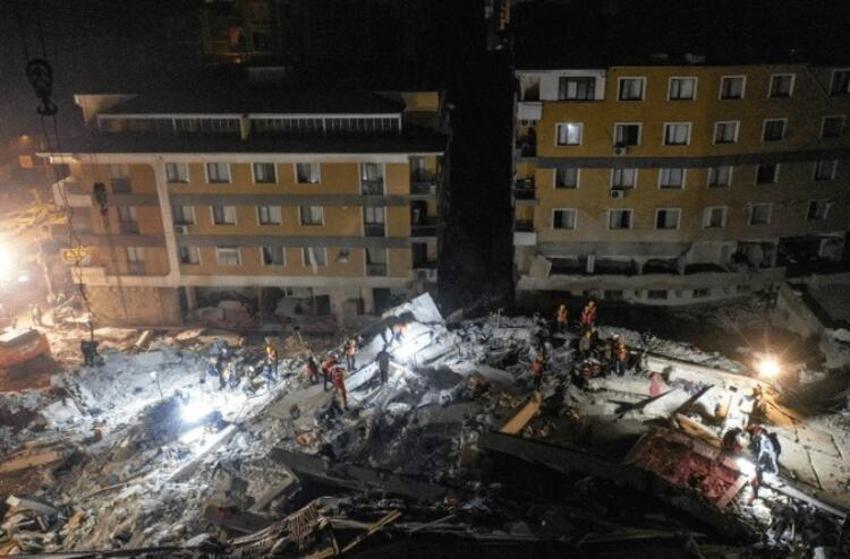 Oyuncu Ahmet Kara hayatını kaybetti!