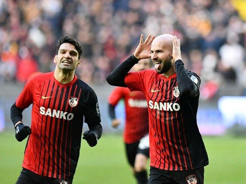 Süper Lig'in yıldızı 'Ben Antalya'da kalacağım' dedi yüzyılın afetinden son anda kurtuldu