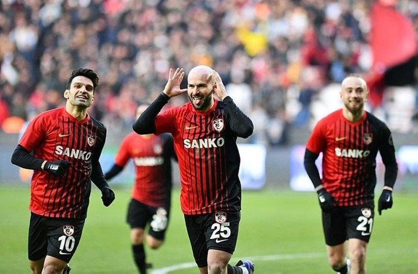 Süper Lig'in yıldızı 'Ben Antalya'da kalacağım' dedi yüzyılın afetinden son anda kurtuldu