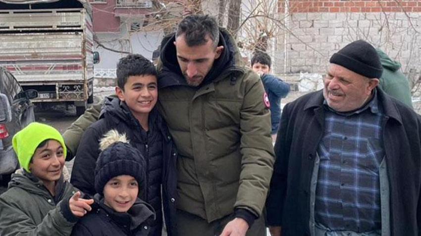 Mehmet Topal Malatya'da enkaz çalışmalarına katıldı ihtiyaç malzemelerini tek tek köylere ulaştırdı