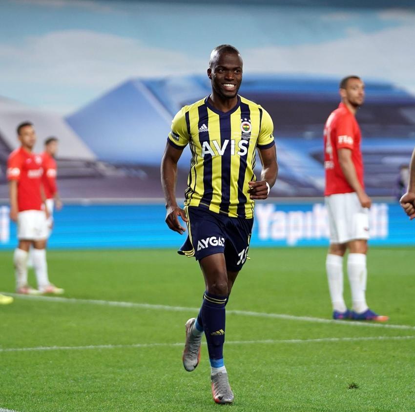 Samatta'yı 6 milyon euro'ya sattılar Fener'in yıldızını bedavaya almak için görüşmelere başladılar
