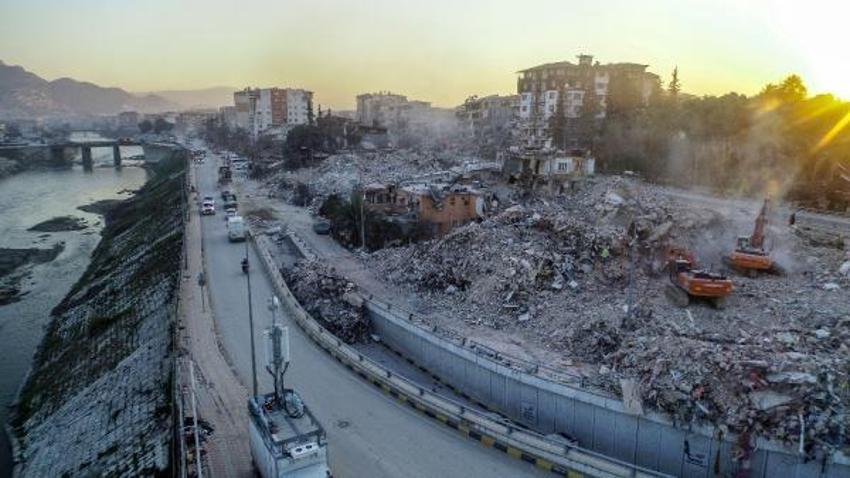 Antakya'daki büyük yıkım dron ile görüntülendi  