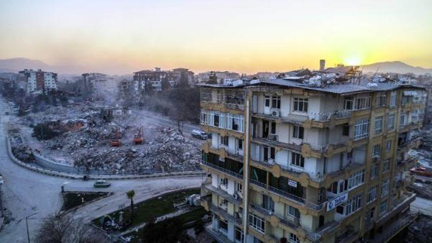 Antakya'daki büyük yıkım dron ile görüntülendi  