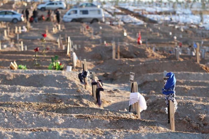 Hepsinin bir hikayesi var! Mezar taşına asılanlar yürekleri dağladı 