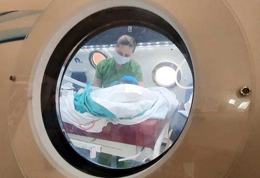 Depremzede doktordan alkışlanacak hareket: 'İki çocuğumuzun bacaklarını kesilmekten kurtardık'