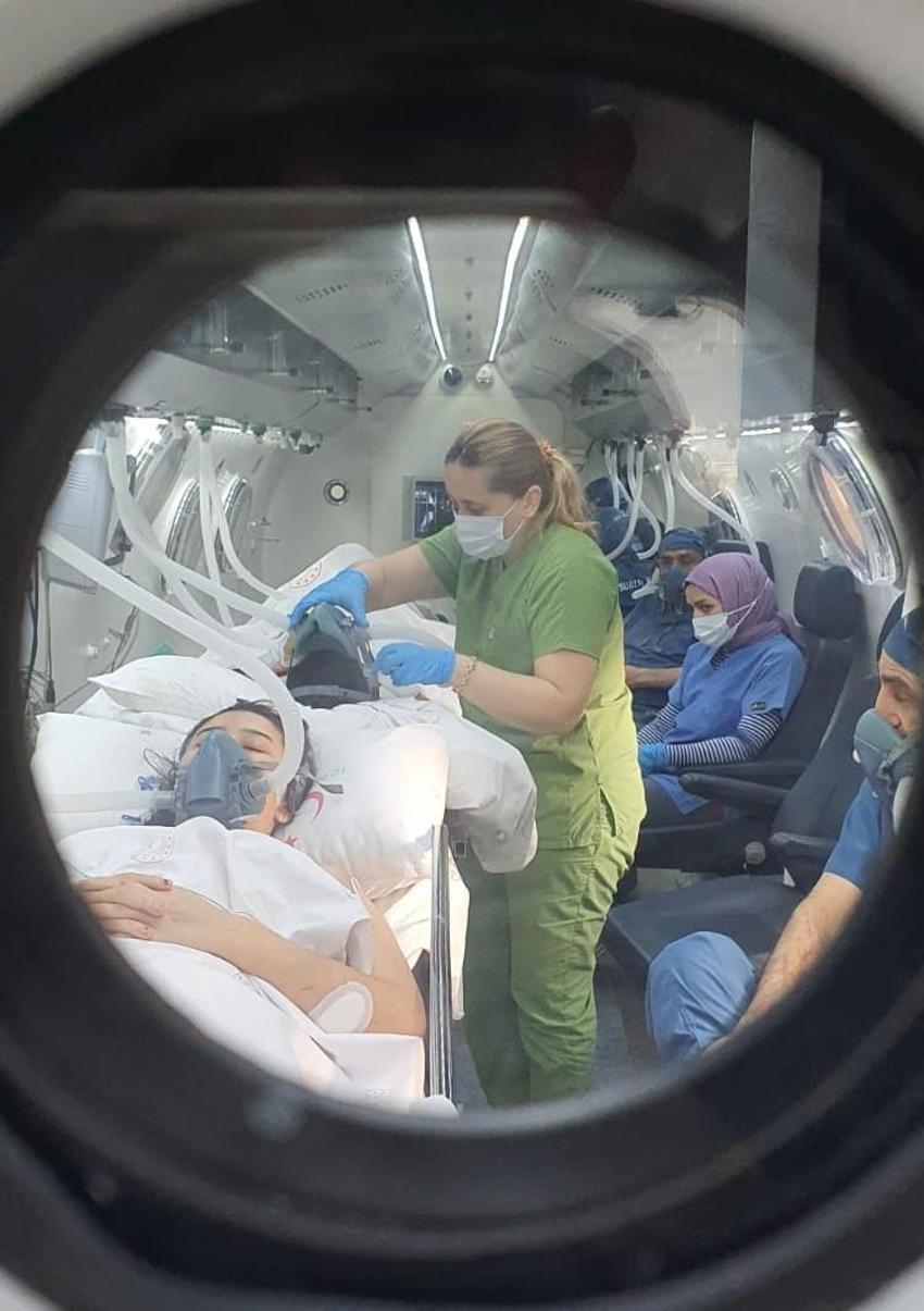 Depremzede doktordan alkışlanacak hareket: 'İki çocuğumuzun bacaklarını kesilmekten kurtardık'