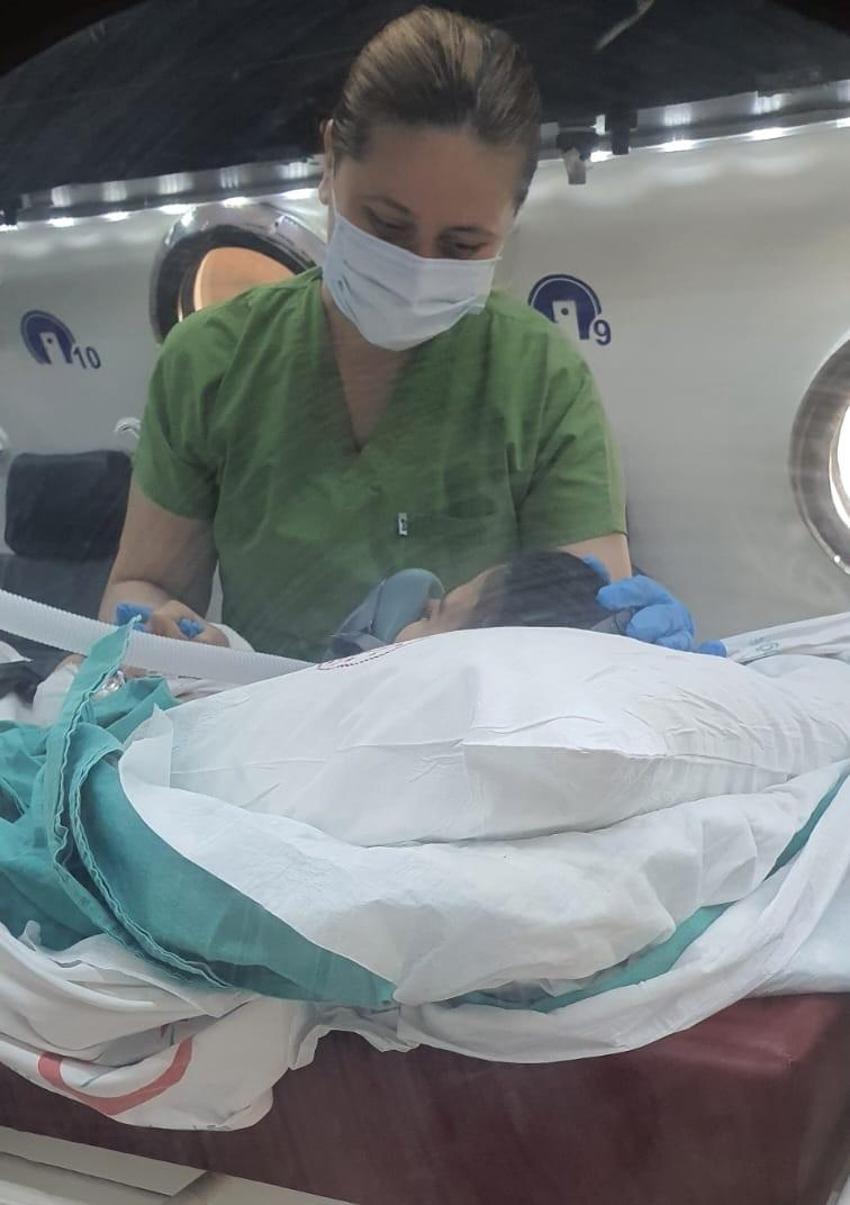 Depremzede doktordan alkışlanacak hareket: 'İki çocuğumuzun bacaklarını kesilmekten kurtardık'