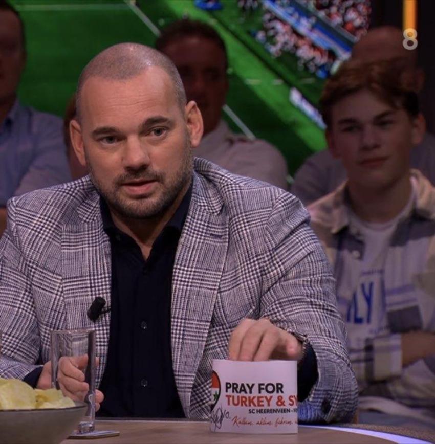 Sneijder ve Burak depremzedeler için kolları sıvadı Ajax açıklama yaptı: Bizi yanlış anladınız