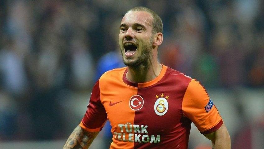 Sneijder ve Burak depremzedeler için kolları sıvadı Ajax açıklama yaptı: Bizi yanlış anladınız