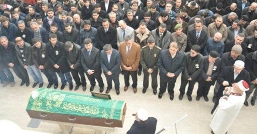 Gıyabi cenaze namazı nedir, nasıl kılınır? Depremzedeler için gıyabi cenaze namazı nasıl niyet edilir?