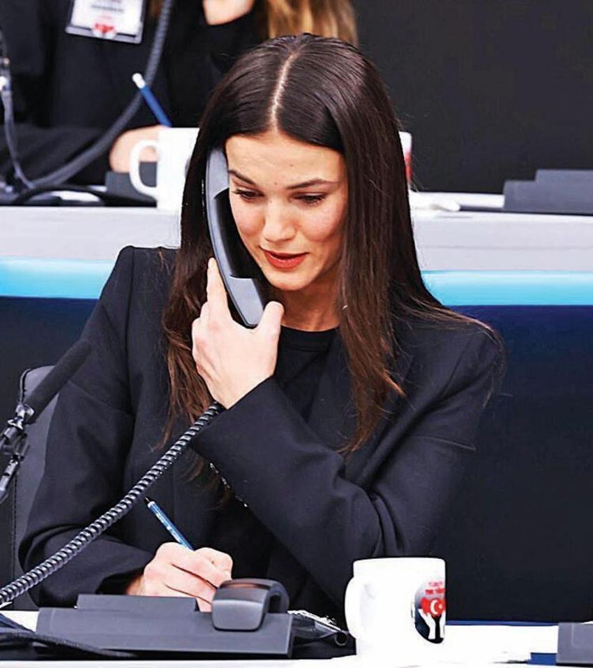 'Türkiye Tek Yürek' oldu! Ünlü isimler depremzedeler için telefon başına geçti