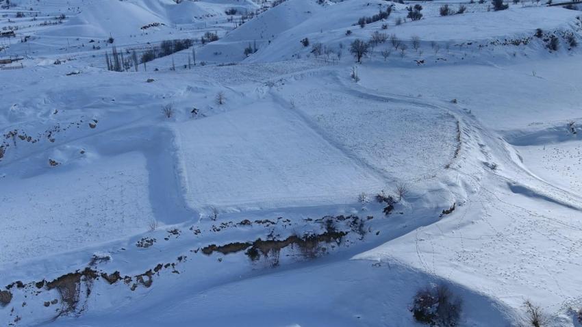 Deprem sonrası ortaya çıktı! Köyde tarlalar 3 metre yükseldi