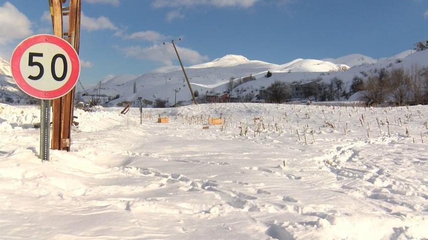 Deprem sonrası ortaya çıktı! Köyde tarlalar 3 metre yükseldi