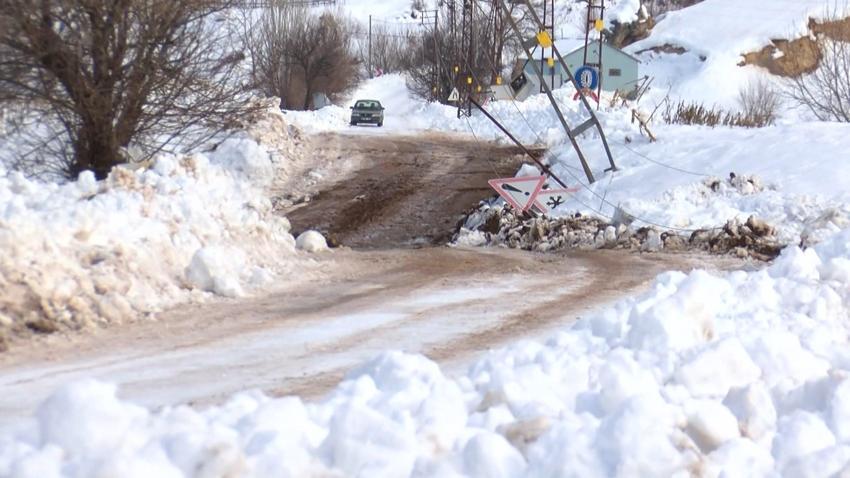 Deprem sonrası ortaya çıktı! Köyde tarlalar 3 metre yükseldi