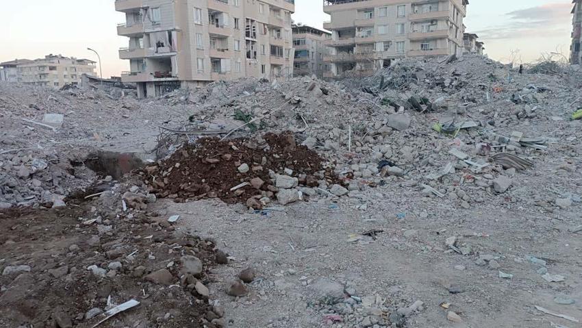 Gaziantep'te 50 kişiye mezar olan binada ‘kolon kesildi’ iddiası