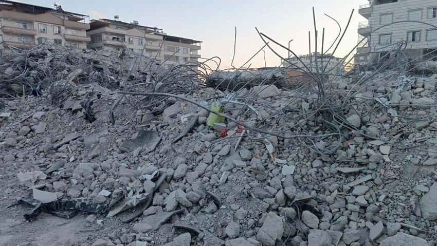 Gaziantep'te 50 kişiye mezar olan binada ‘kolon kesildi’ iddiası