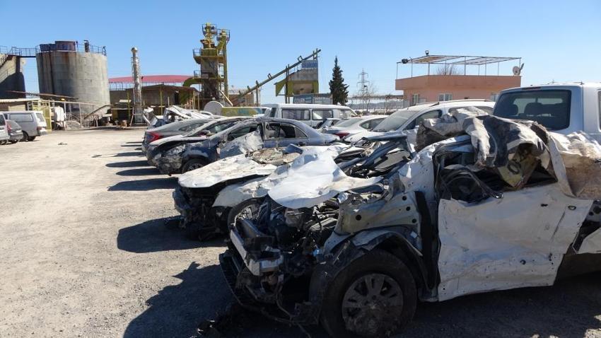 Enkaz altında kalan binlerce araç için harekete geçildi!