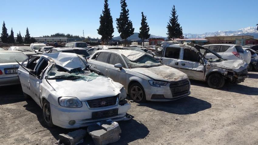 Enkaz altında kalan binlerce araç için harekete geçildi!
