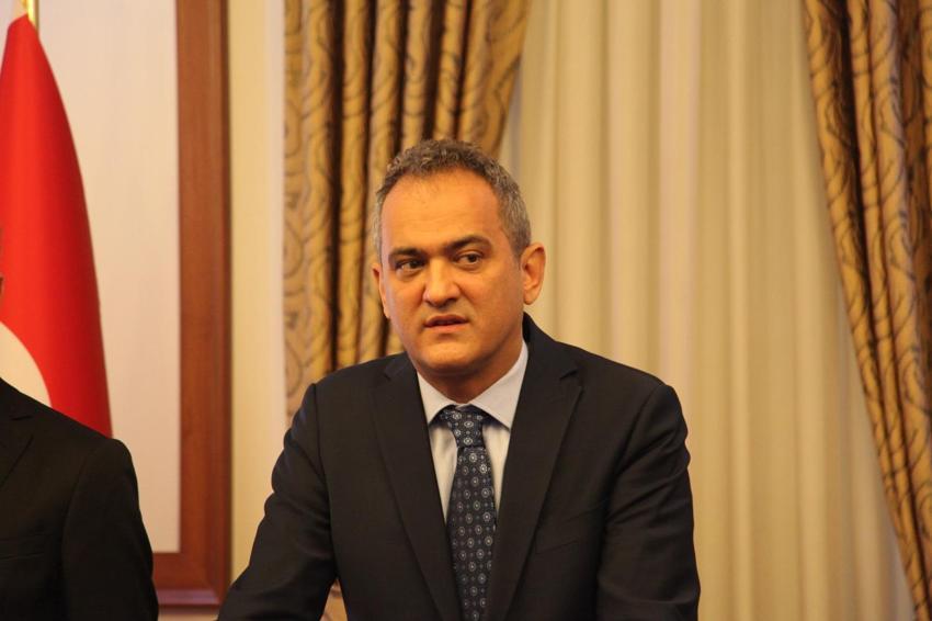 Işın Karaca'dan velilere uyarı! 'Bu sorular pek çok travmayı tetikler'