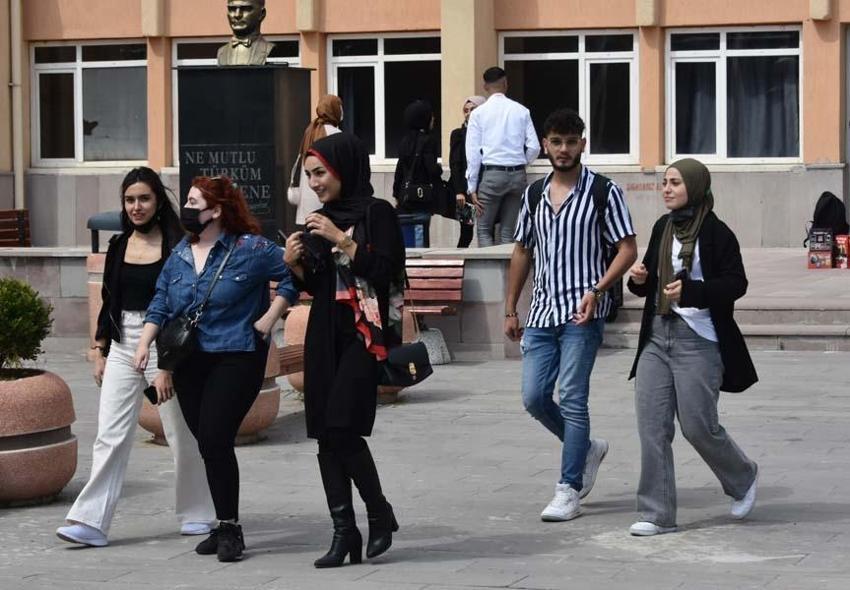YÖK'ten üniversitelerin bahar yarıyılına ilişkin 16 soruya cevap