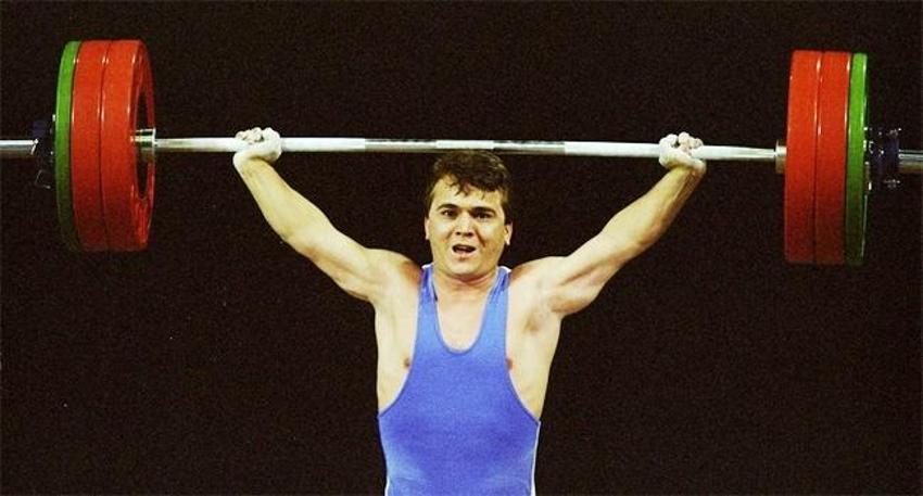 Haltercilere ne koklatılır? Halter kaldırmadan önce neden amonyak koklatılır?