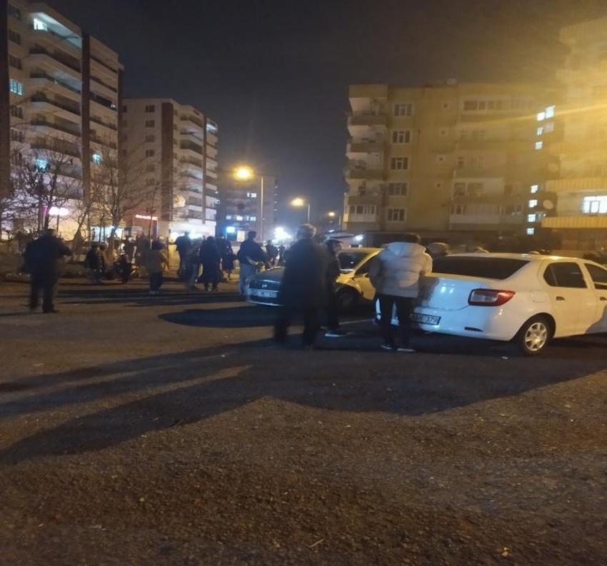 Hatay'da 3 dakika arayla iki deprem! Bölgeden ilk görüntüler 