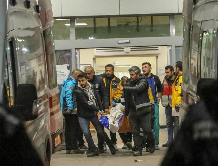 Hatay'da 3 dakika arayla iki deprem! Bölgeden ilk görüntüler 