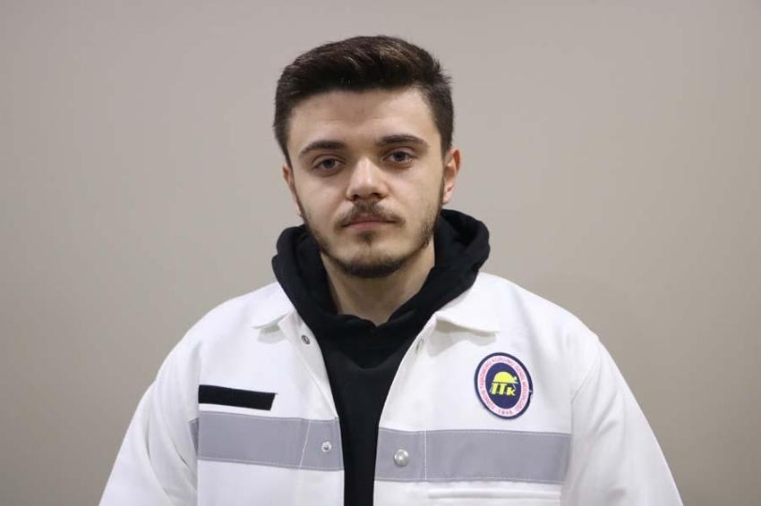 'Boşaltın artçı sarsıntı oluyor' uyarılarına rağmen enkaz altında kalıp gelin ve kaynanayı kurtardılar