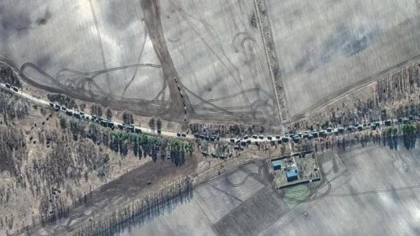 Uydu görüntülerinde ortaya çıktı! Rusya'nın Kiev'e gönderdiği 56 km’lik zırhlı konvoyun hikayesi