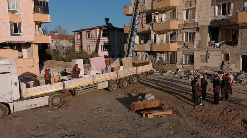 'Riskli yapı' raporu verilen binada oturan kiracılar dikkat! İşte yapılması gerekenler...