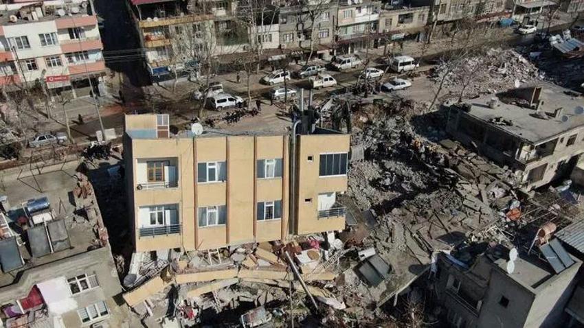 'Depremin şiddeti 9'a çıkacak' diyen Profesör Celal Şengör İstanbul'un iki ilçesini uyardı