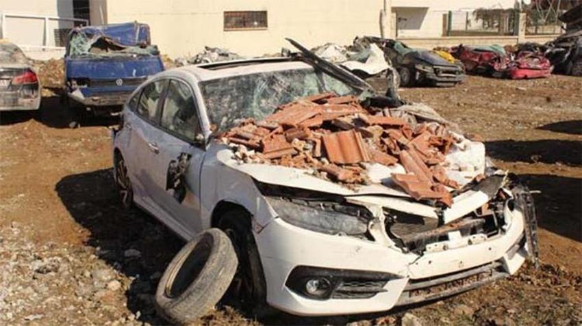 Ağır hasarlı araçlarını satışa çıkarıyorlar! 'Pazarlık yapamam son malvarlığım'