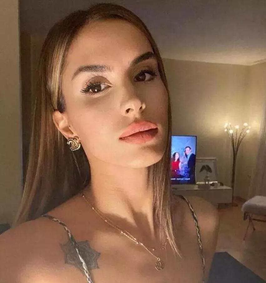 Ayşegül Çınar Furkan Çalıkoğlu'ndan olaylı şekilde boşanmıştı! Yeni aşkı ile boy gösterdi