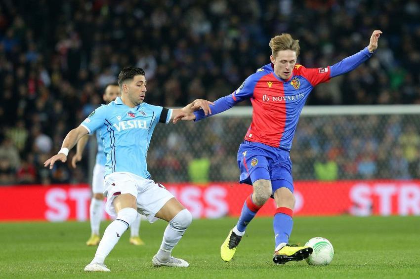 Basel - Trabzonspor maçında tartışılan penaltı ve ofsayt kararı! İptal edildi