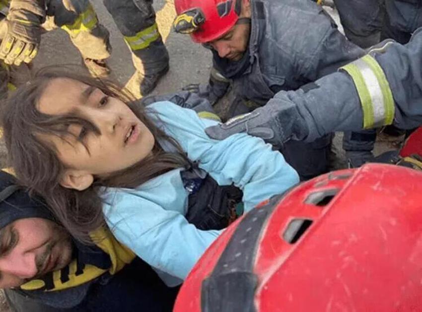 Ayfer hayaline kavuştu! Zeynep Bastık'la görüştü