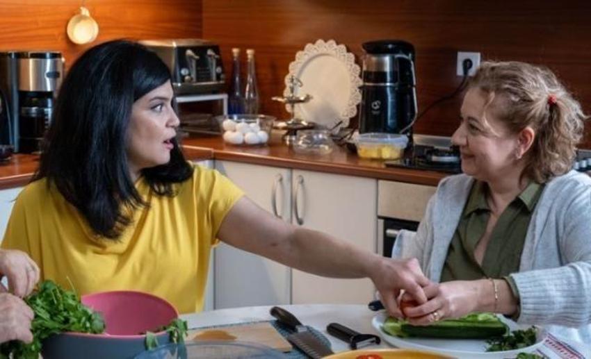 Kızılcık Şerbeti Nilay neden peruk takıyor? Feyza Civelek neden peruk takıyor? İşte cevabı