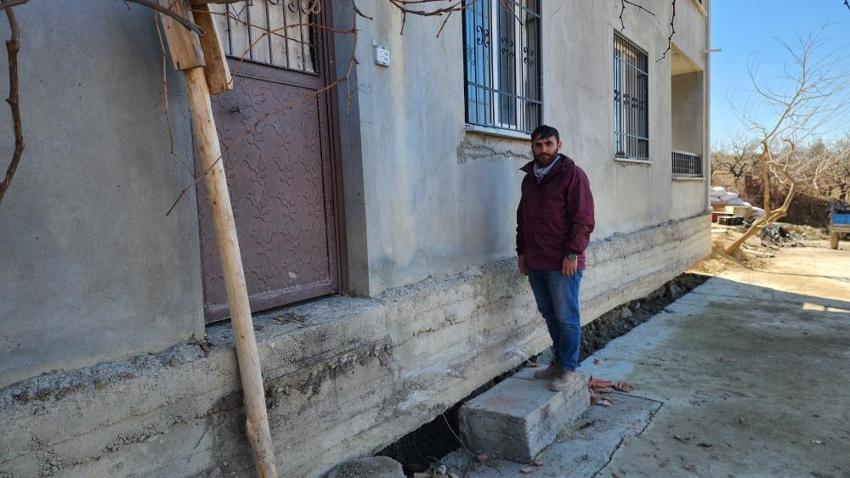 Binalar saniyeler içinde metrelerce yürüdü! Fotoğraflarda ortaya çıktı, görenler inanamadı
