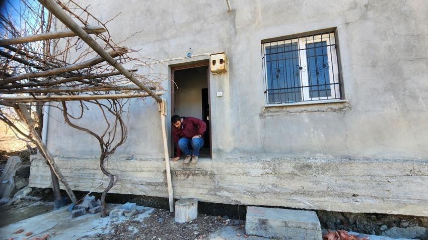 Binalar saniyeler içinde metrelerce yürüdü! Fotoğraflarda ortaya çıktı, görenler inanamadı