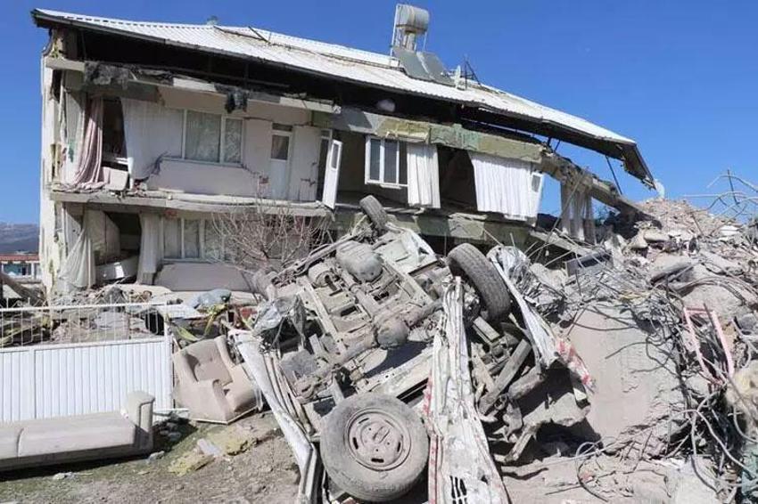 'Riskli yapı' raporu verilen binada oturan kiracılar dikkat! İşte yapılması gerekenler...