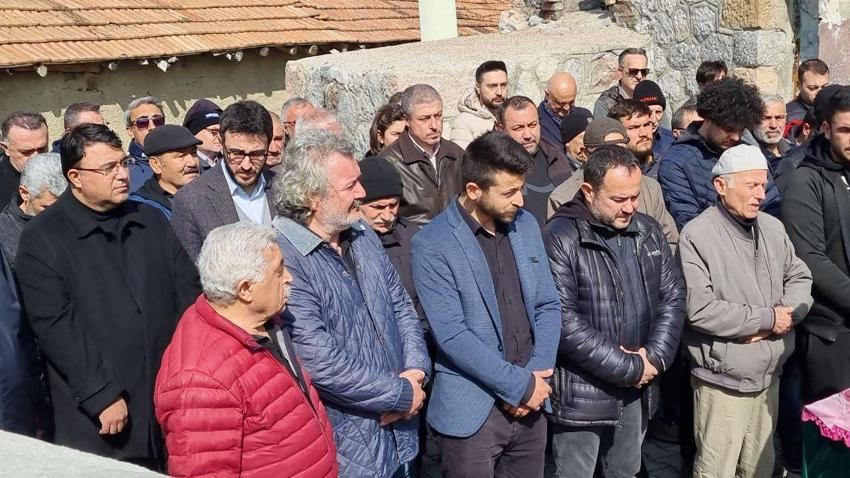 Müfit Can Saçıntı'dan annesine son öpücük!