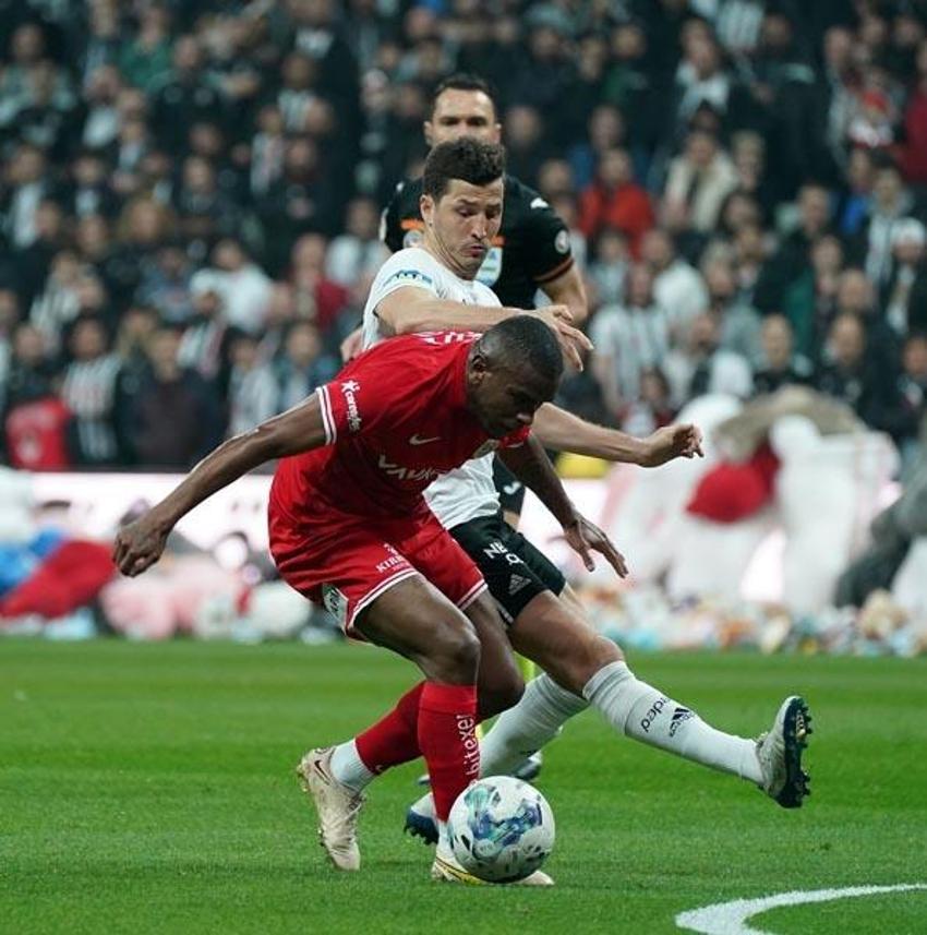 Ghezzal ısınırken sakatlandı Cenk Tosun 90+7'de penaltı kaçırdı! Beşiktaş: 0 Antalyaspor: 0